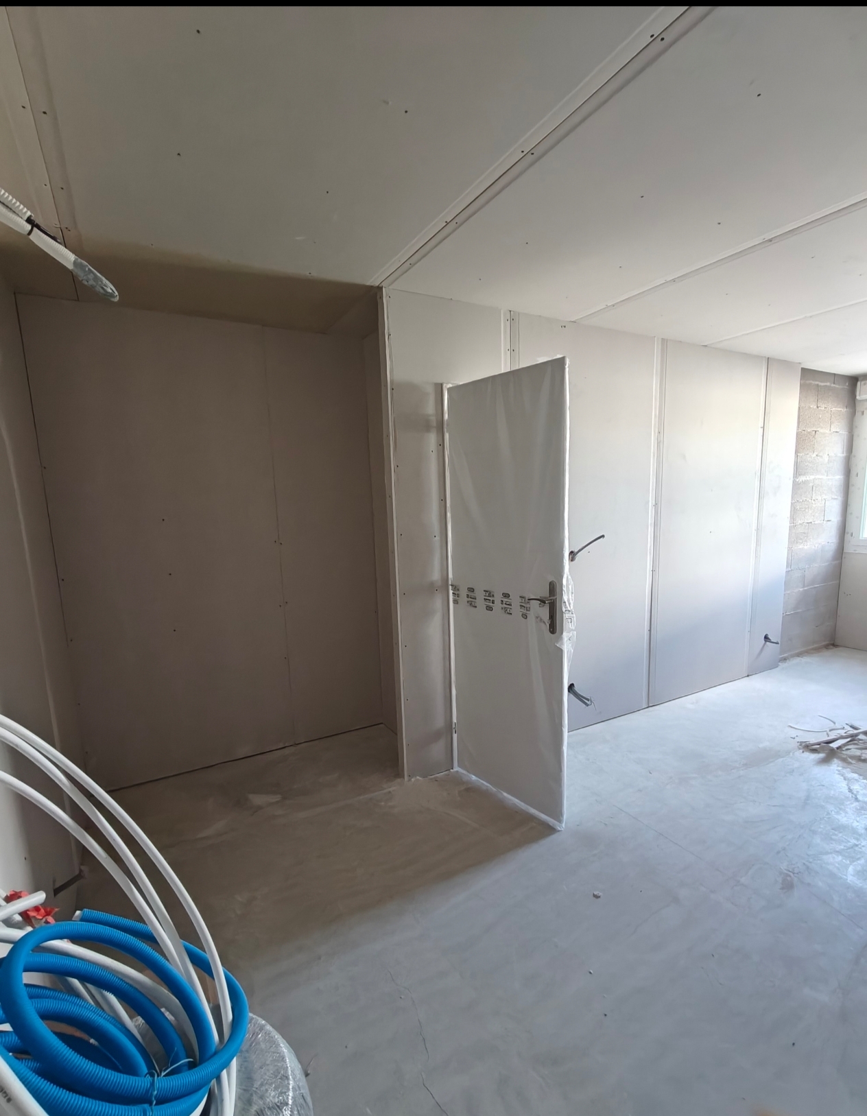 Salle de bain avant rénovation - vue 1